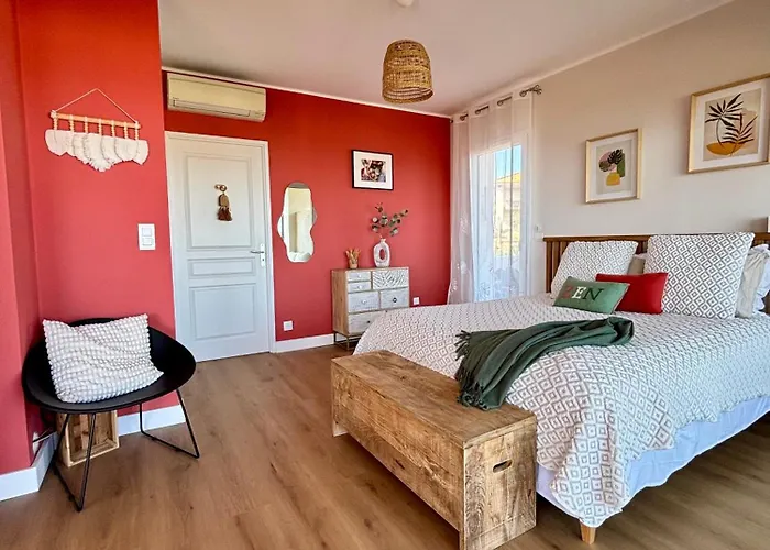 A 3 Pas De La De Sant'ambroggio * Lumio (Corsica)