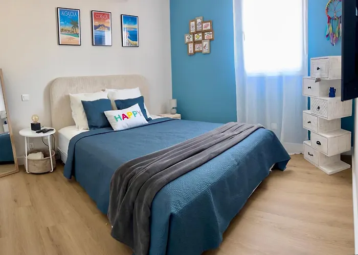 A 3 Pas De La De Sant'ambroggio * Lumio (Corsica)