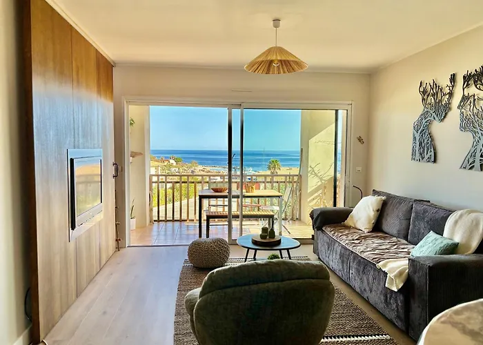 A 3 Pas De La De Sant'ambroggio Daire Lumio (Corsica)