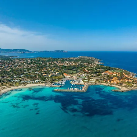 A 3 Pas De La De Sant'ambroggio * Lumio (Corsica)