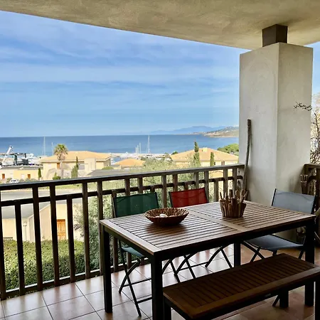 A 3 Pas De La De Sant'ambroggio * Lumio (Corsica)